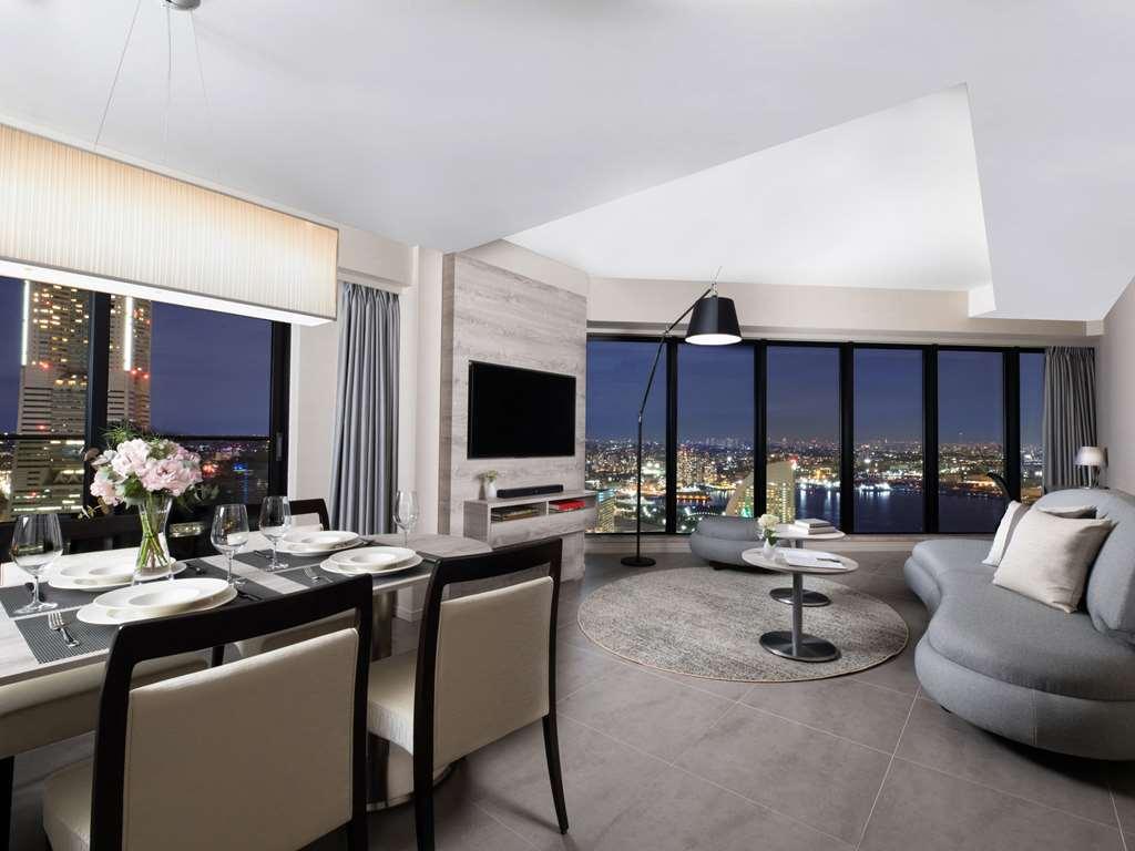 Oakwood Suites Yokohama 横滨 客房 照片 A suite at The Ritz-Carlton, Tokyo