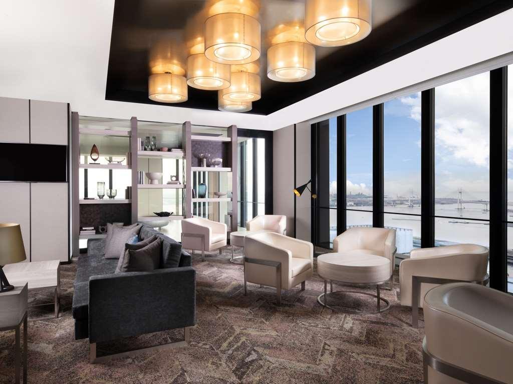 Oakwood Suites Yokohama 横滨 餐厅 照片 The interior of the club